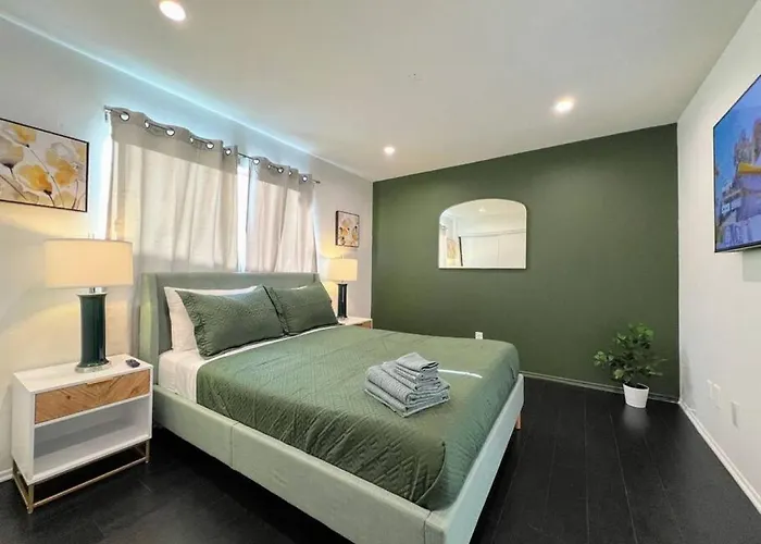 2Br Suite In The Heart Of Hollywood -Br5