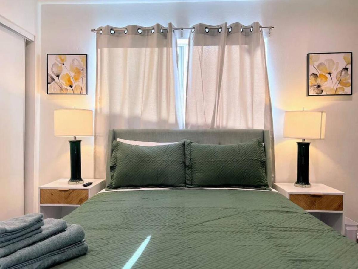 Hébergement de vacances 2br In The Heart Of Hollywood -br5 *